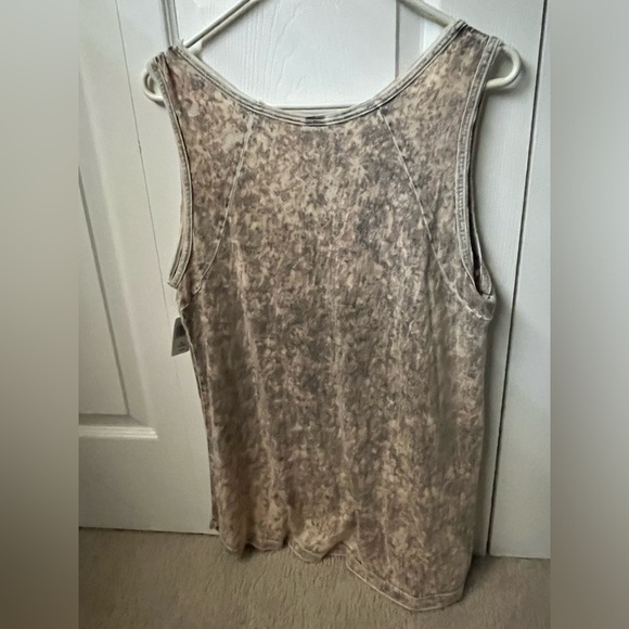 NWT Disney Cruise Line Women’s Castaway Cay Tank Size XL 🚢 🌴 - Picture 2 of 3